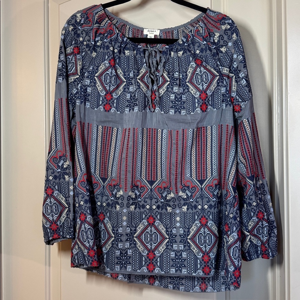 Dylan shirt Size M. G-1177